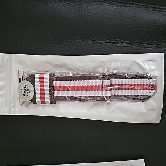 NWOT set of 3 Apple watch bands - Picture 4 of 6